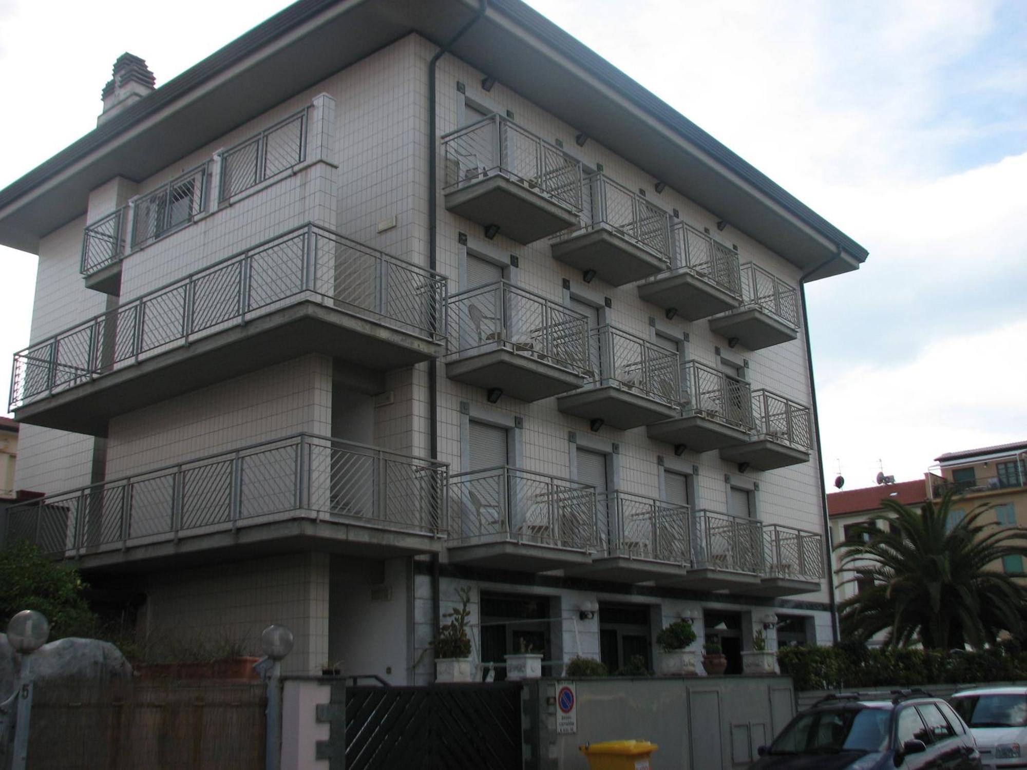 Hotel Smeraldo Lido di Camaiore Kültér fotó