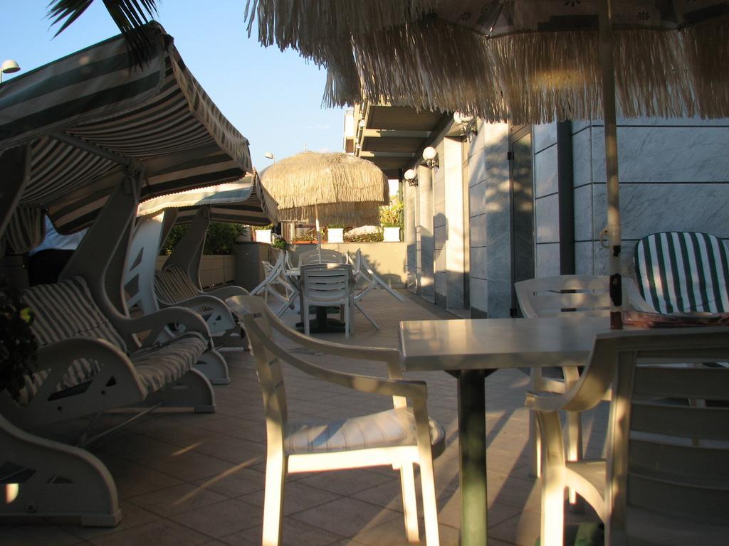 Hotel Smeraldo Lido di Camaiore Kültér fotó